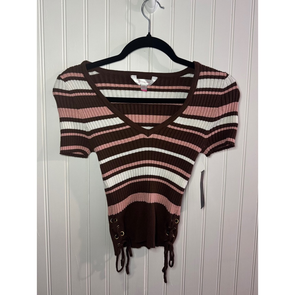 No Boundaries Womens Striped VNeck Short Sleeve Lace Up Ribbed Sweater Top Brown